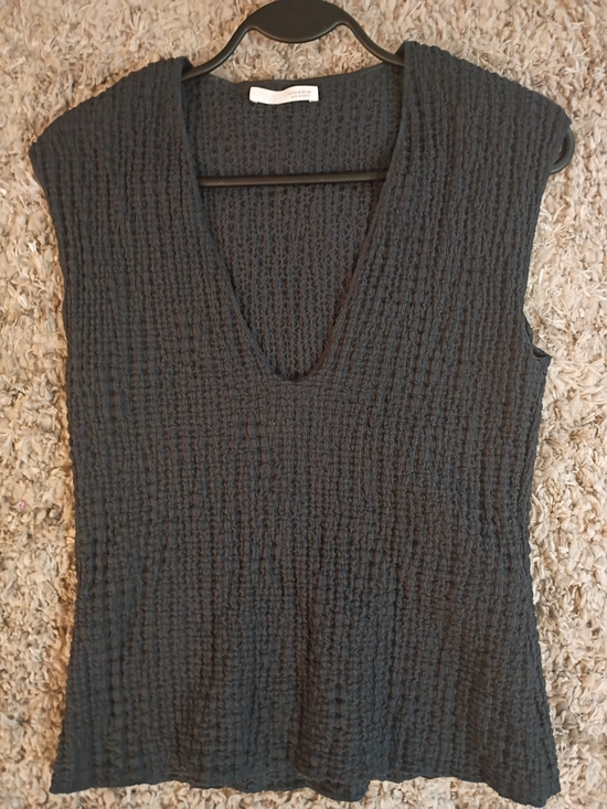 Zara Tops - Zara Sleeveless Black Textured V-Neck Top Size M
